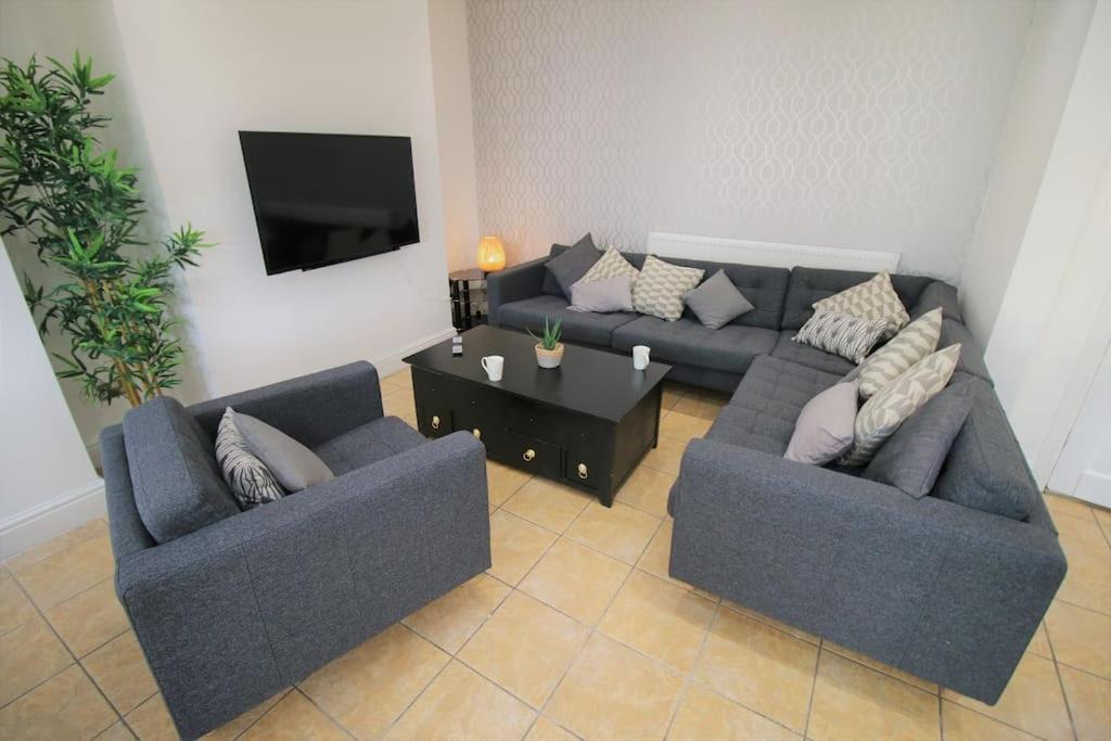 Large Modern House By Property Promise Cardiff Luaran gambar