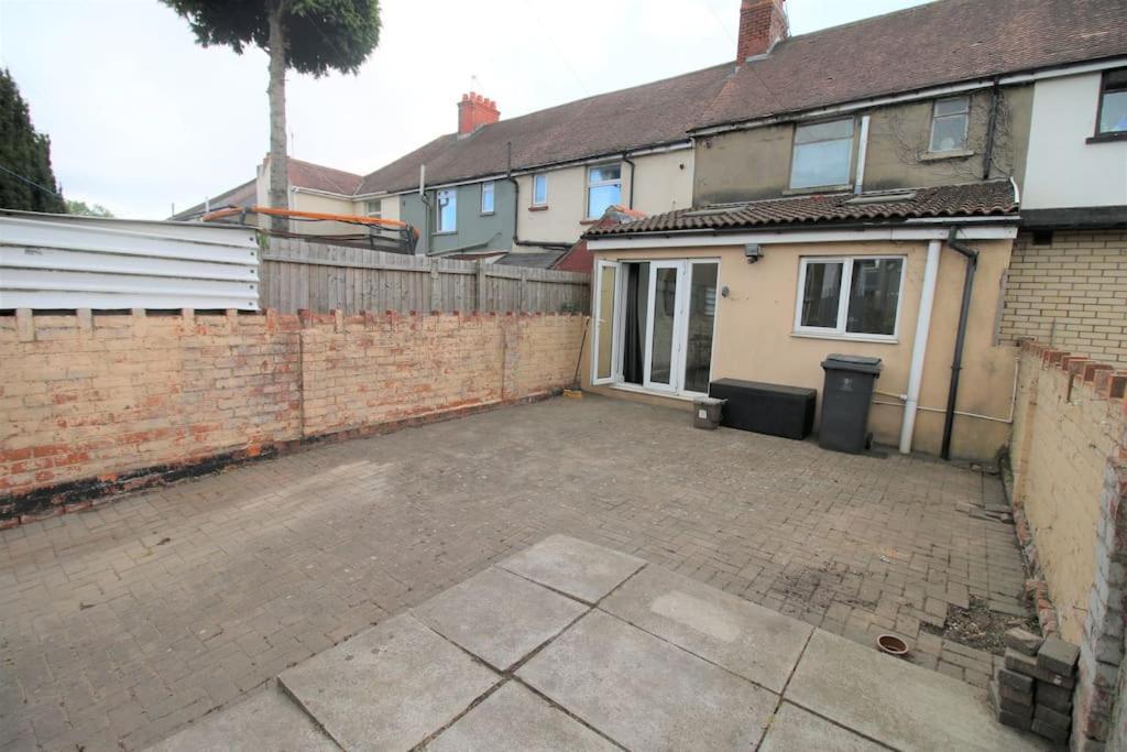 Large Modern House By Property Promise Cardiff Luaran gambar