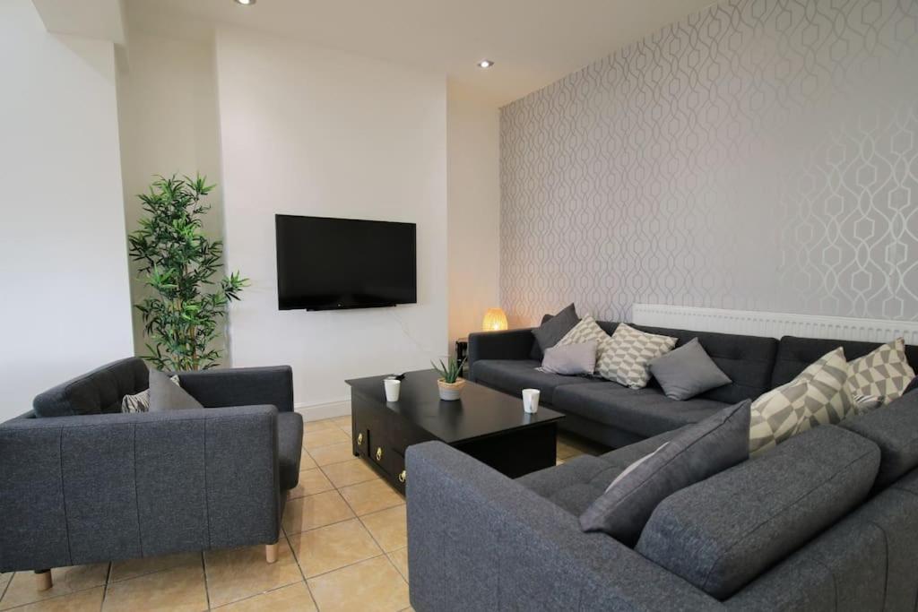 Large Modern House By Property Promise Cardiff Luaran gambar